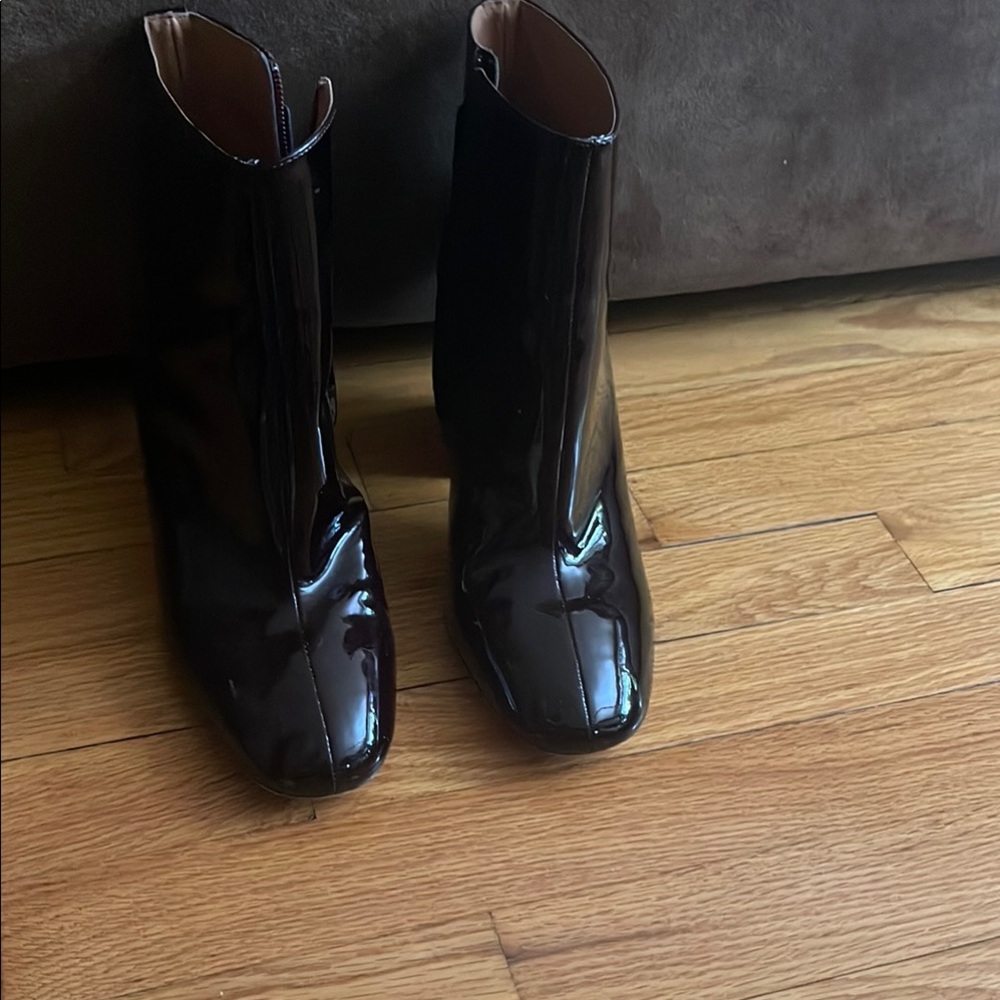 Glossy Black Ankle Boots with Chunky Heel